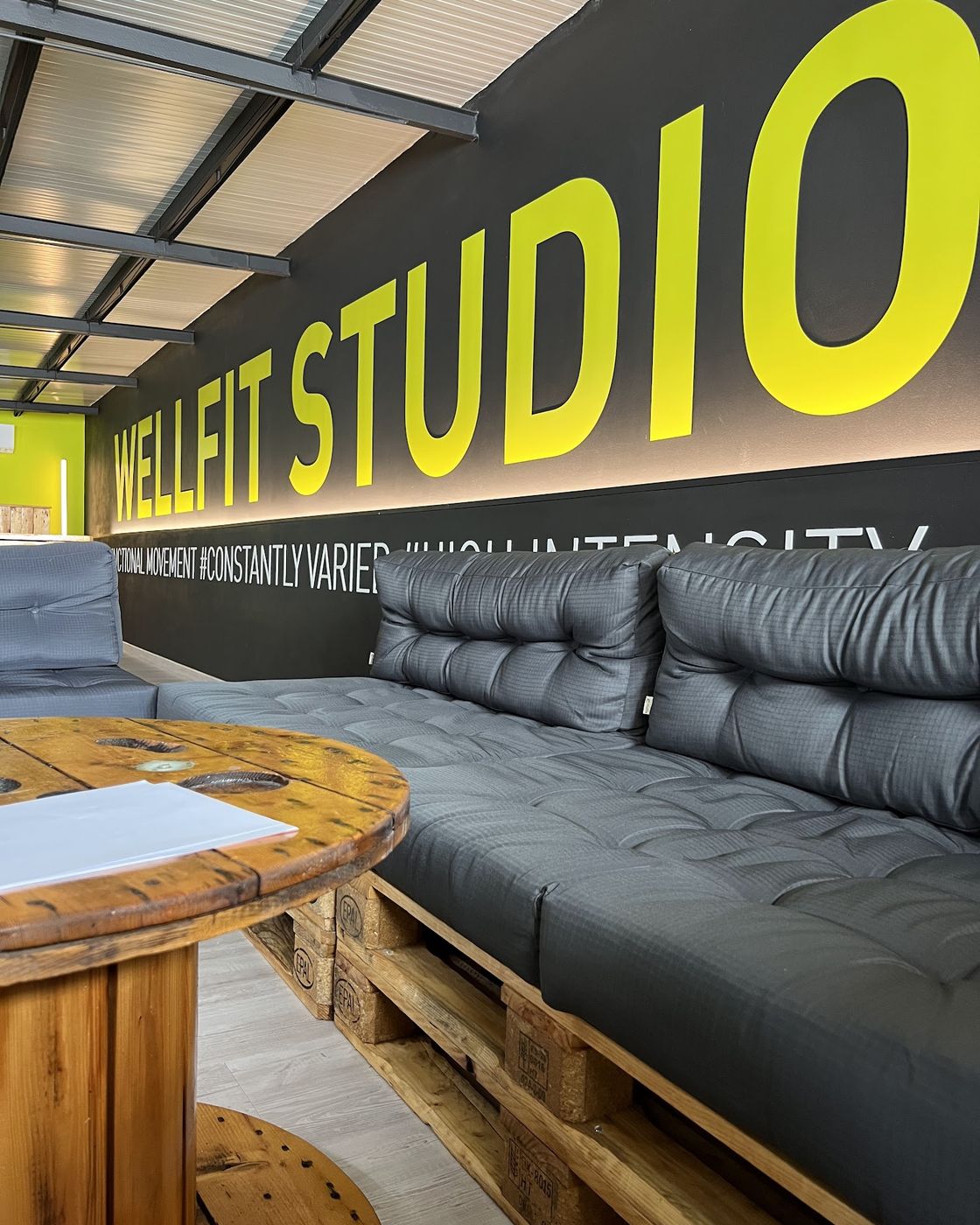 Zona relax di WellFit Studio, studio di personal training a Cesena